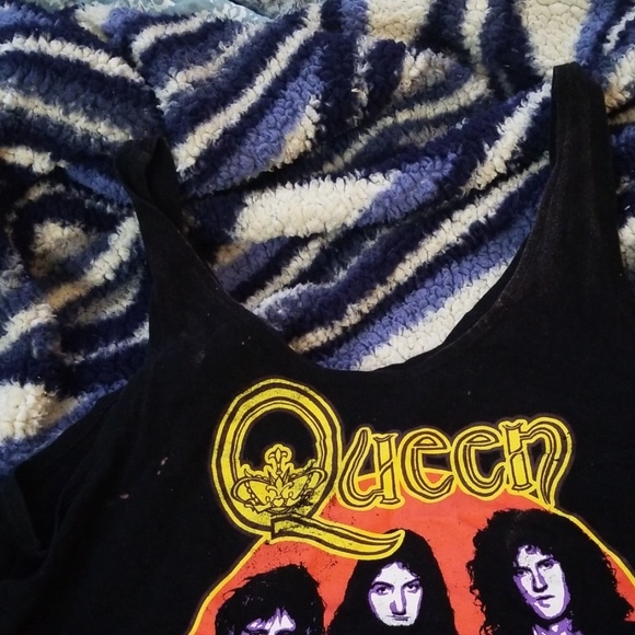 Queen tank top large - Picture 3 of 3